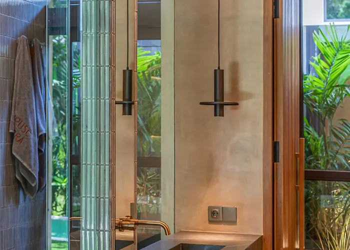 House Terra - 5br Tropical Pool In Pererenan Villa