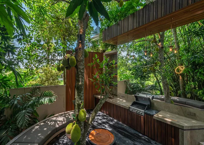 Villa House Terra - 5br Tropical Pool In Pererenan