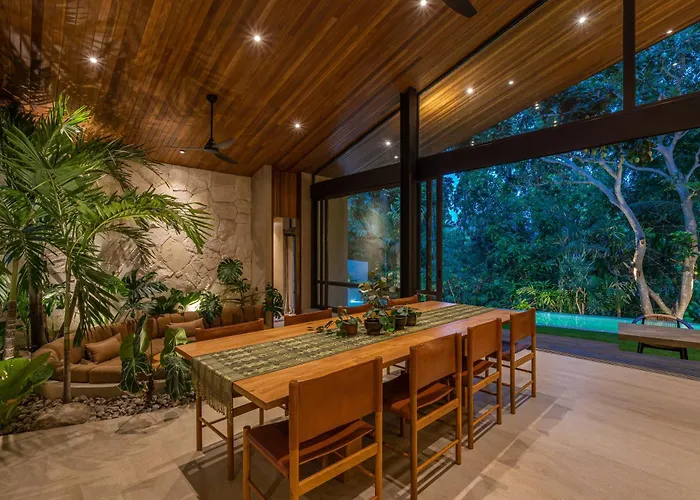 House Terra - 5br Tropical Pool In Pererenan Villa *