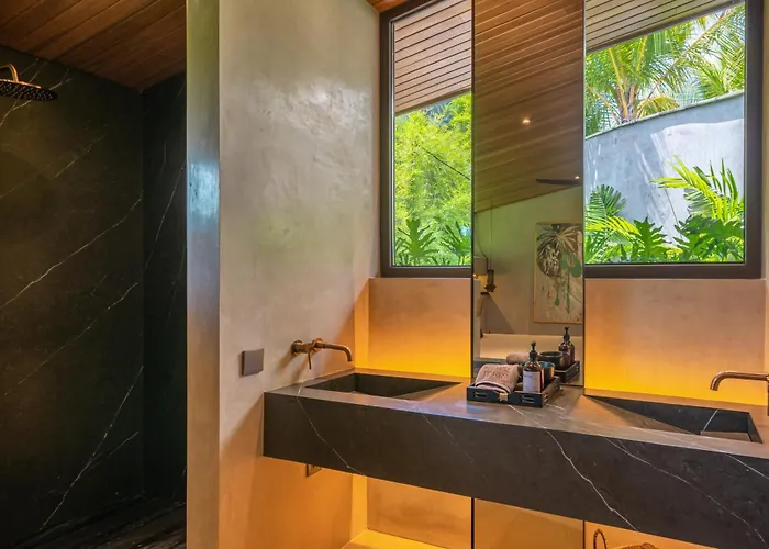 House Terra - 5br Tropical Pool In Pererenan Villa
