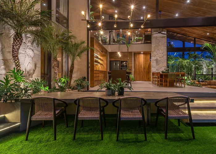 House Terra - 5br Tropical Pool In Pererenan Villa Canggu (Bali)