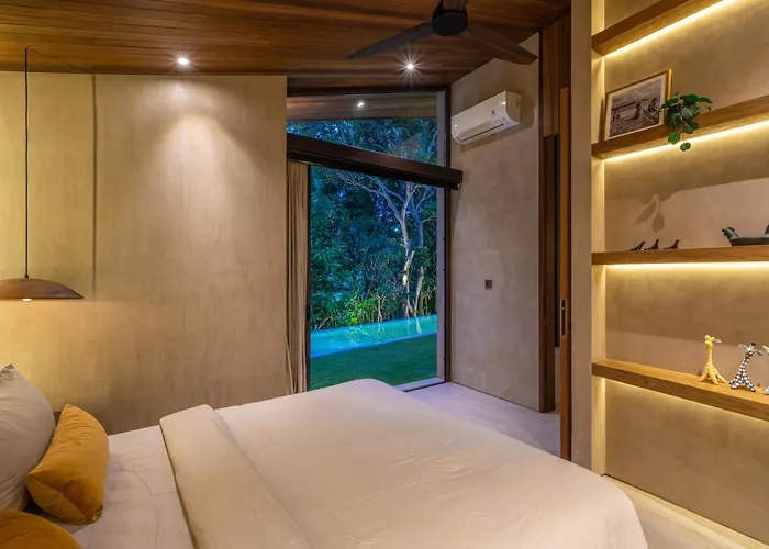 House Terra - 5br Tropical Pool In Pererenan Villa