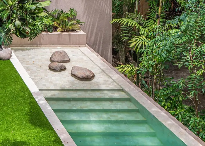 House Terra - 5br Tropical Pool In Pererenan Villa *
